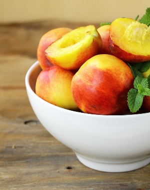 Grilled Peaches with Pecans