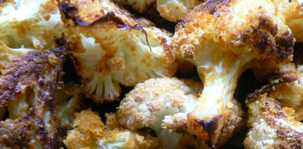 Cheesy Baked Vegan Cauliflower 